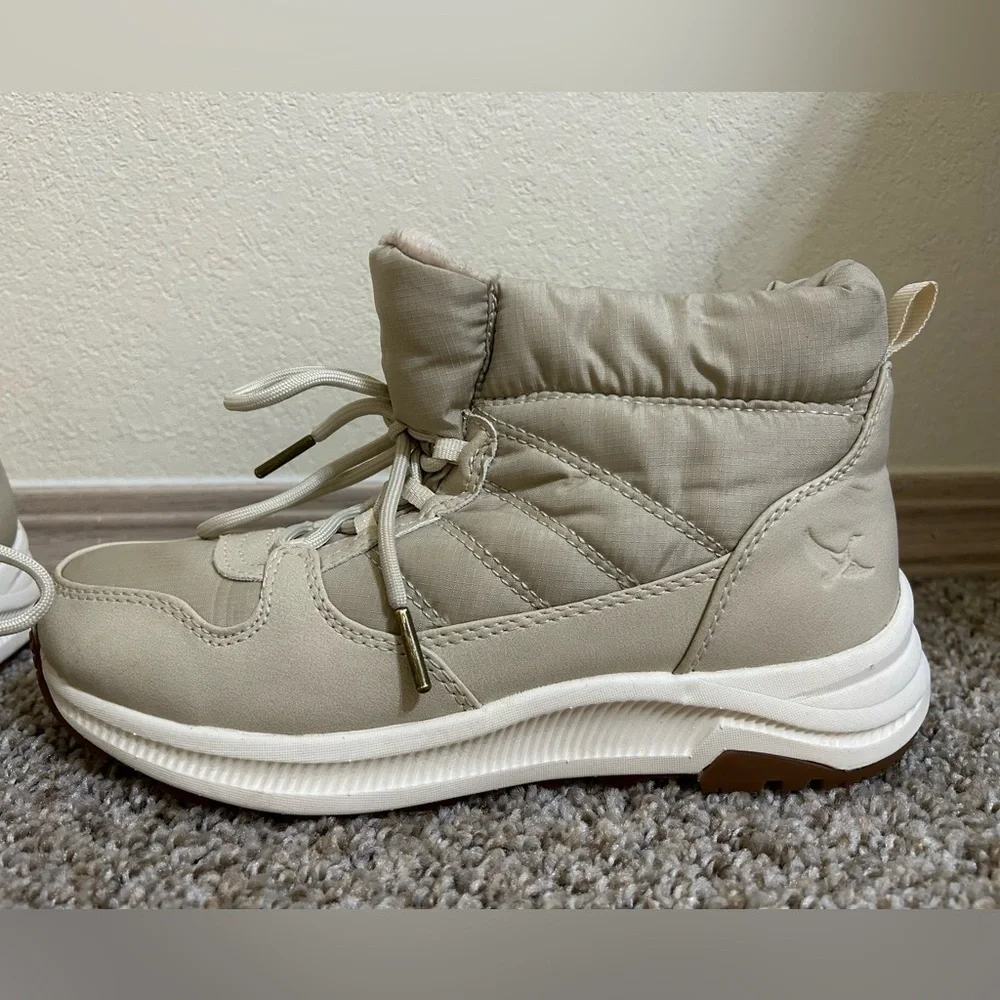 Eddie Bauer Women's Balasana Winter Boot Tan Size 7 Lace Up Lined Outdoor Snow